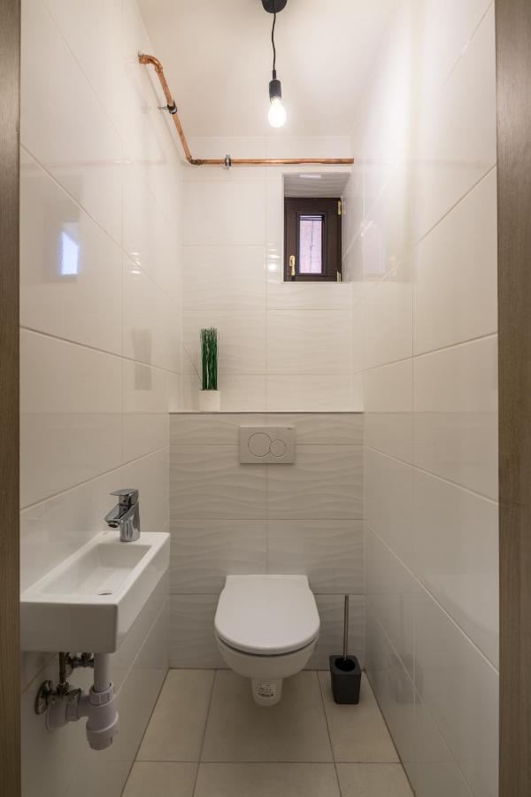 Stafetahaz Apartmanok Vac Ngoại thất bức ảnh
