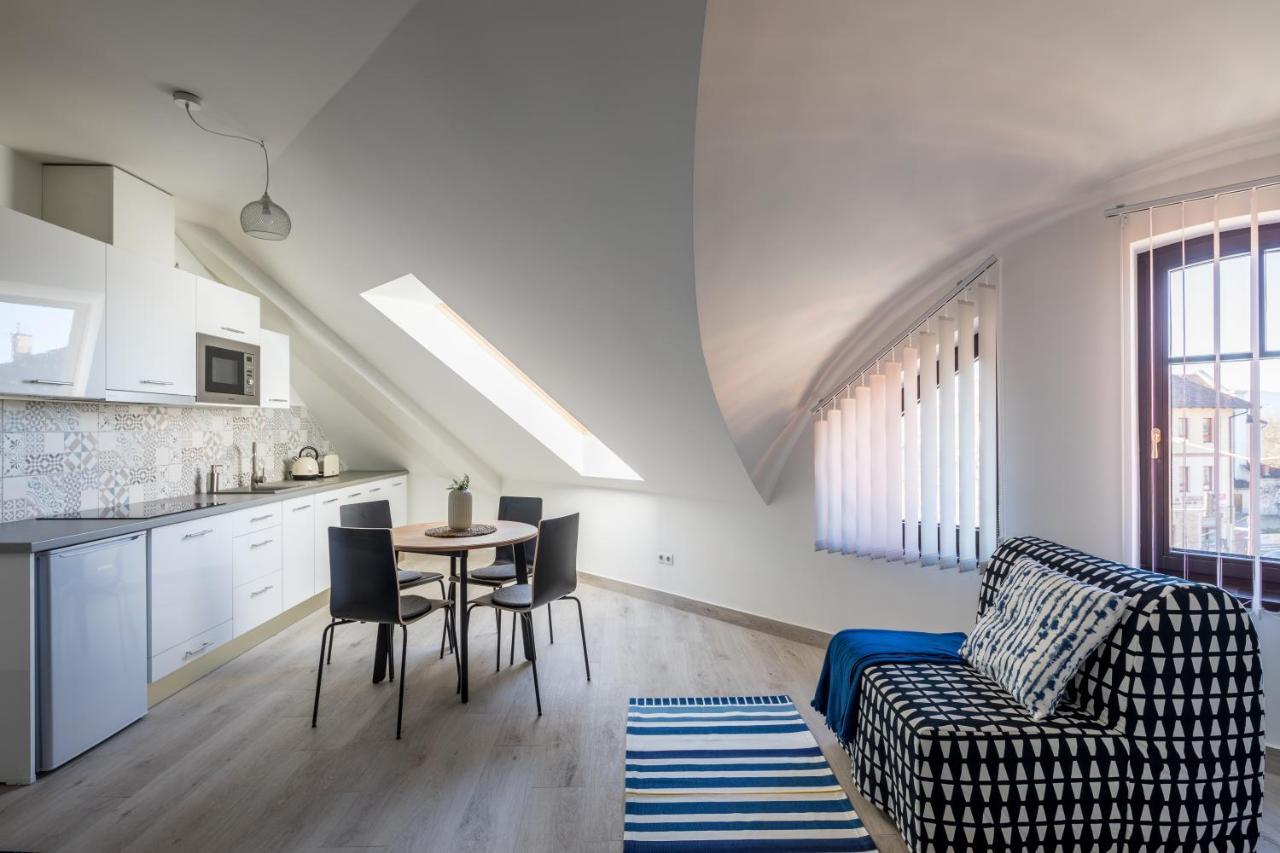 Stafetahaz Apartmanok Vac Ngoại thất bức ảnh
