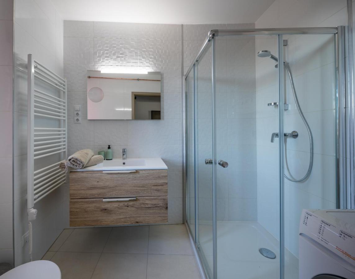 Stafetahaz Apartmanok Vac Ngoại thất bức ảnh