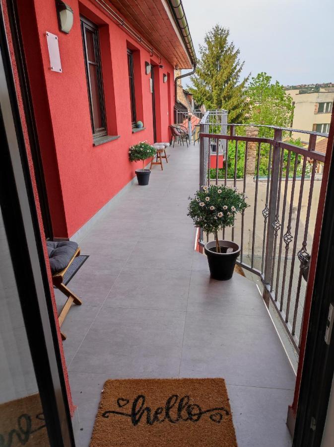 Stafetahaz Apartmanok Vac Ngoại thất bức ảnh
