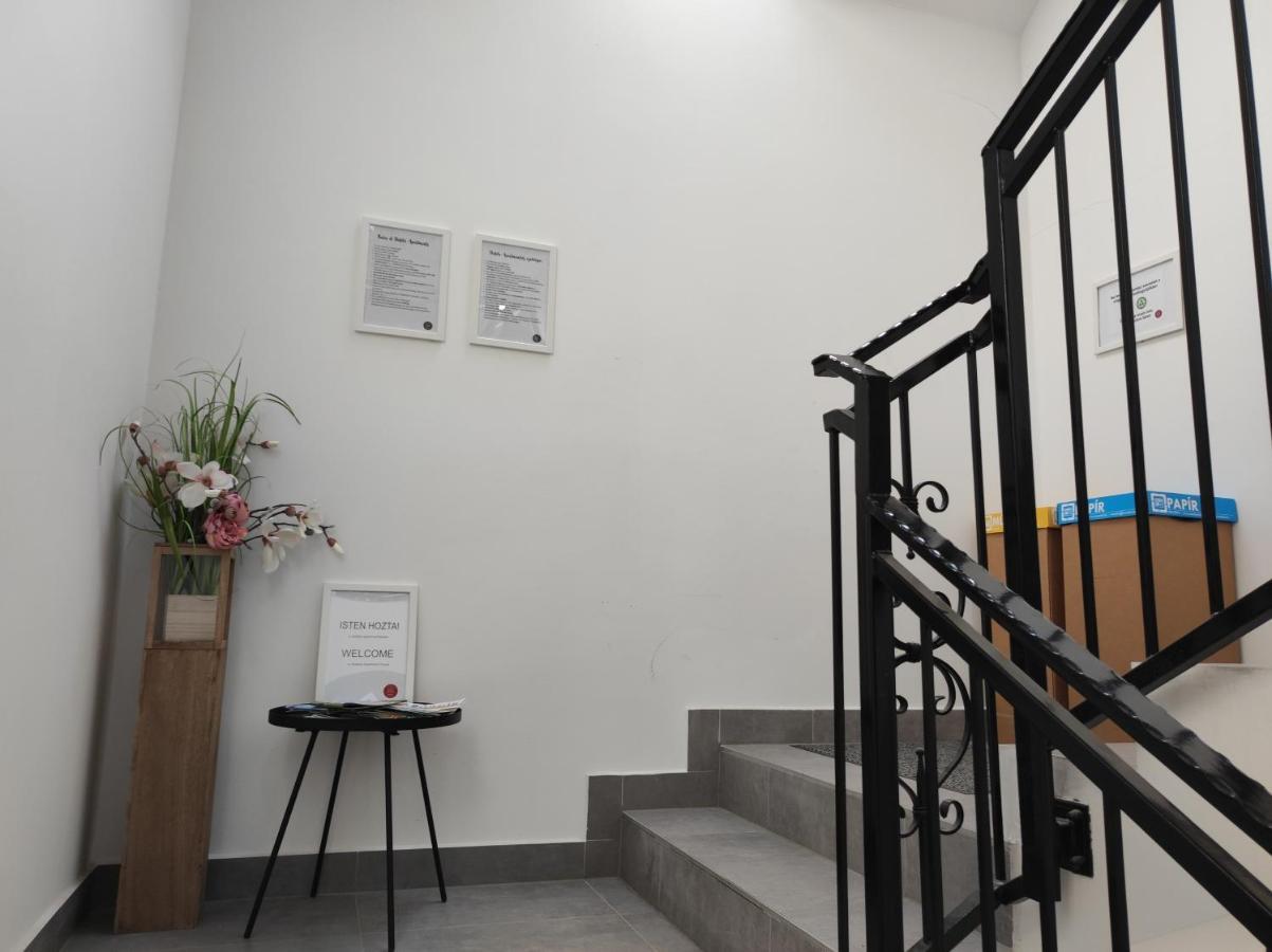 Stafetahaz Apartmanok Vac Ngoại thất bức ảnh