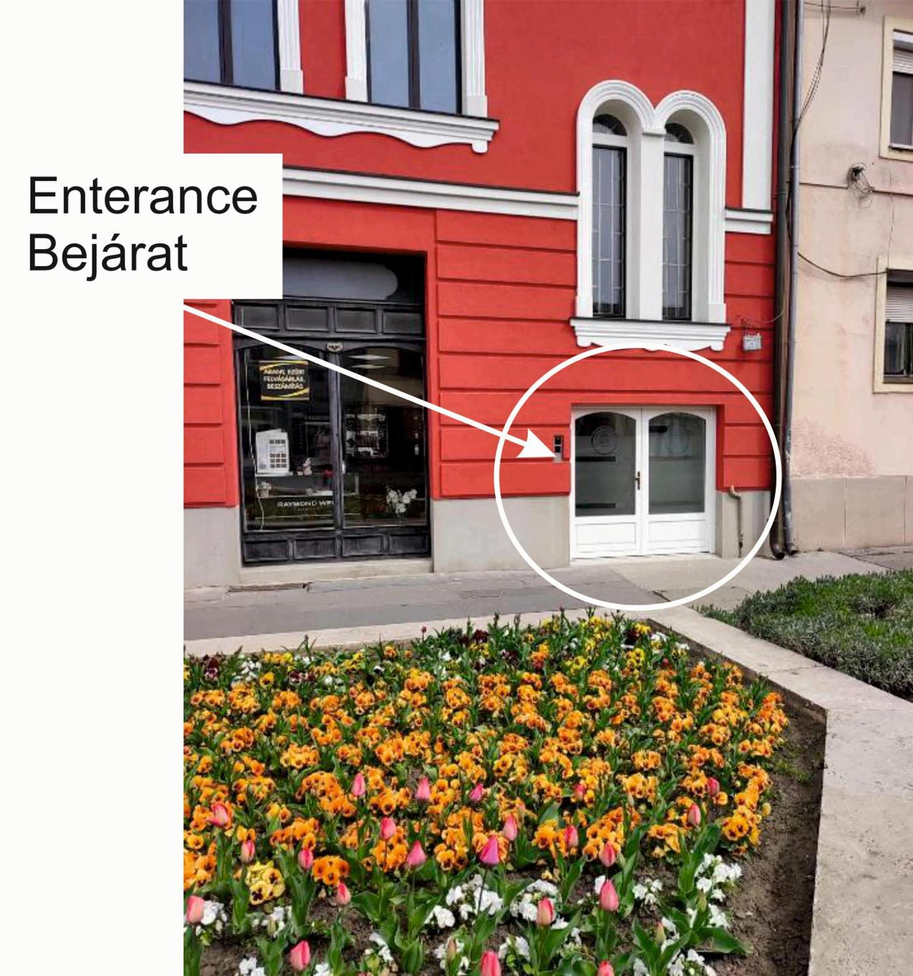 Stafetahaz Apartmanok Vac Ngoại thất bức ảnh