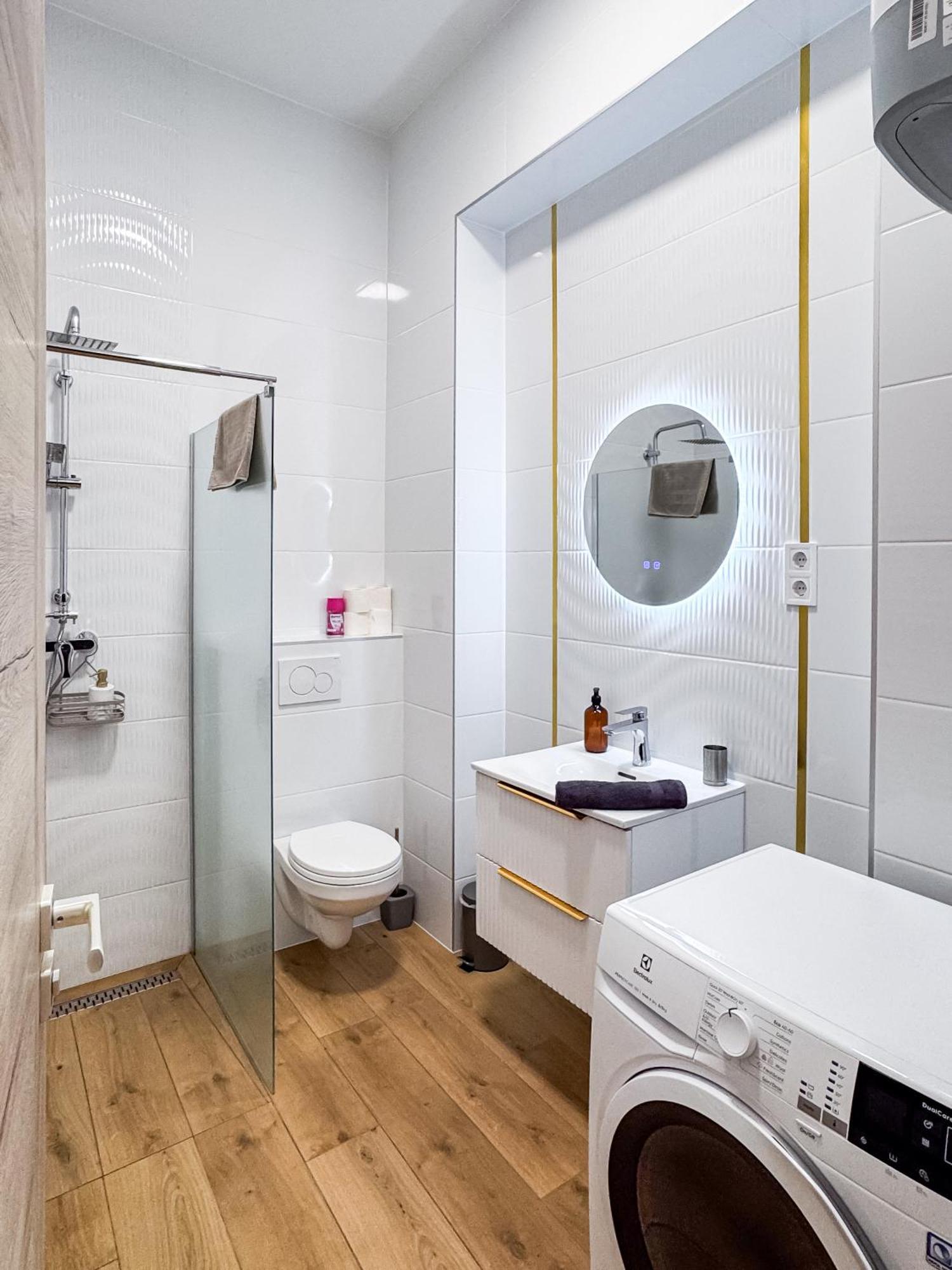 Stafetahaz Apartmanok Vac Ngoại thất bức ảnh